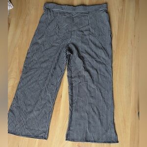 Good Luck Gem Black & White Checked Wide-Leg Capris